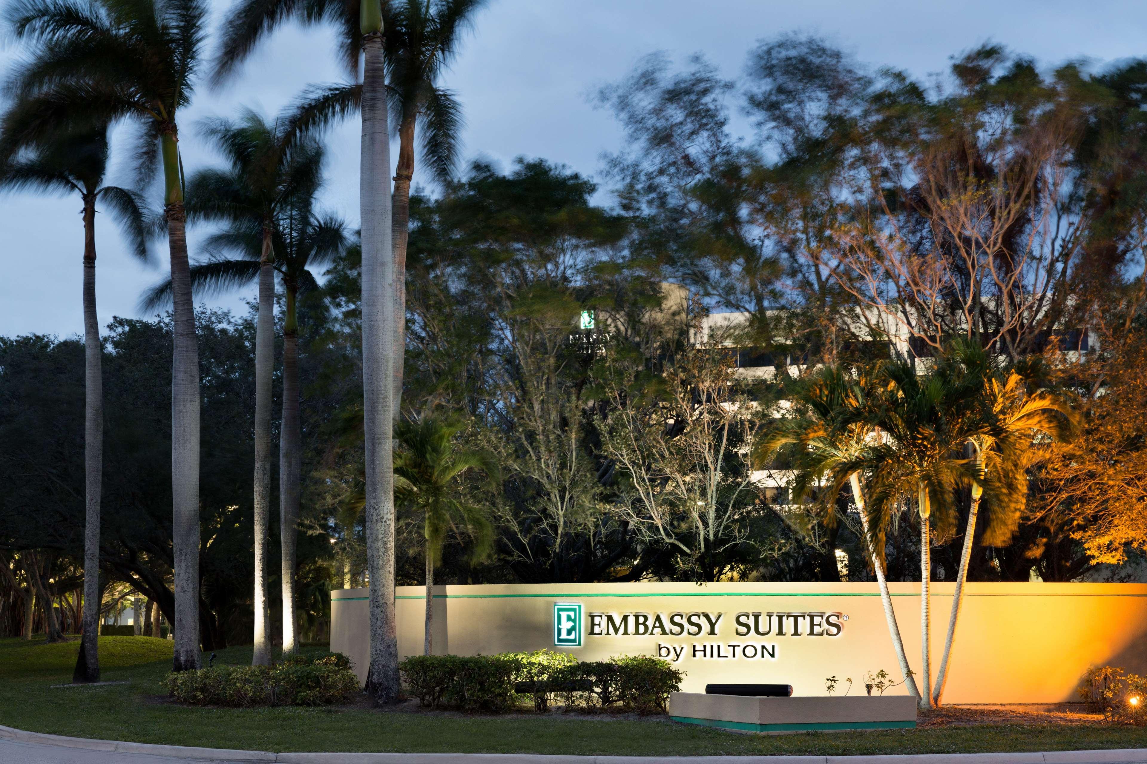 Embassy Suites Бока-Ратон Экстерьер фото